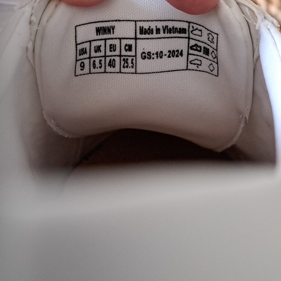 NWOT Vionic Womens Winny Casual/Athleisure/Comfort White Leather Sneakers 9 - Picture 8 of 9